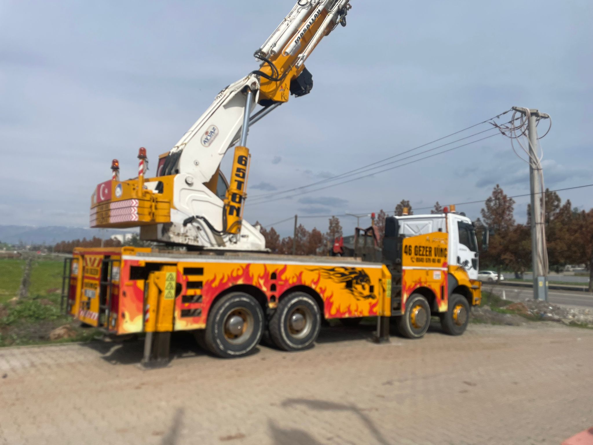 65 Tonluk Çift Kırmalı Mobil Vinç
